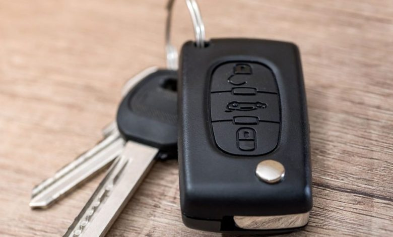 Why you should avoid attaching extra keys to your car’s ignition key